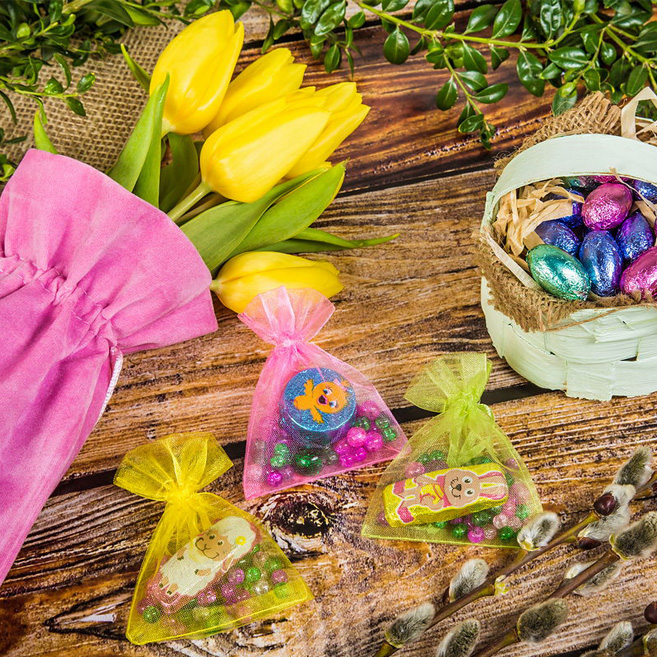 Magasin de gros , décorations de Pâques – semi-produits et emballages