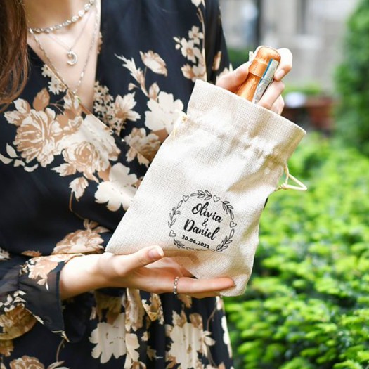 Trousse anti-gueule de bois - idées de cadeaux originaux pour les invités  de mariage - Saketos Blog